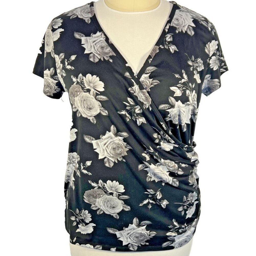 Eye Candy Blouse Women's 2XL Black Grey White Rose Print Wrap Front Short Sleeve